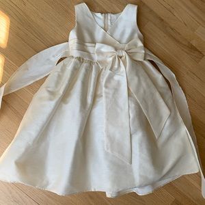 Toddler girls cream flower girl dress, size 3